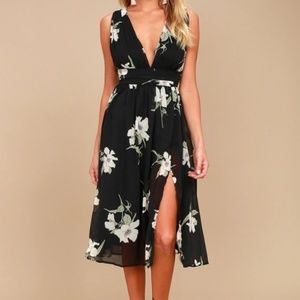 Lulu's Black Floral Midi Dress XS NWT